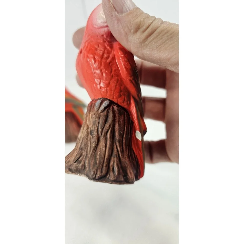 Vintage Salt And Pepper Shakers Parrot Macaw Red from‎ Mandalay Bay Casino